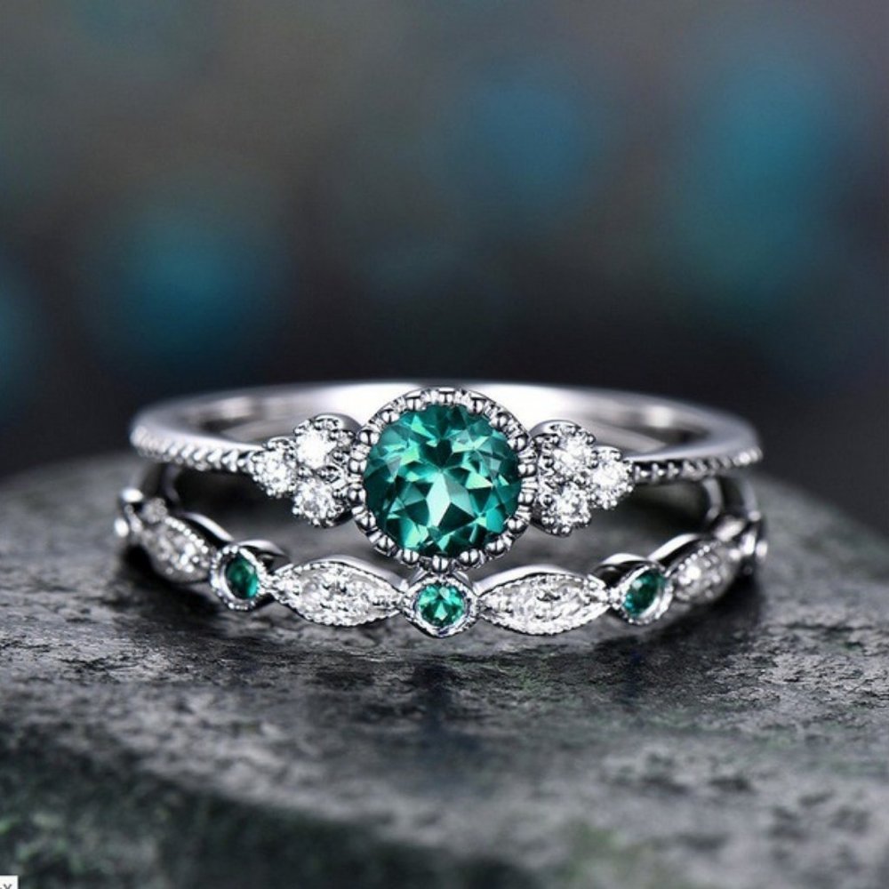 *NEW 925 Sterling Silver Emerald Diamond Ring Set - Picture 3 of 4